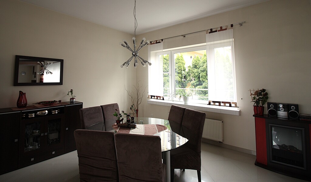 Przestronny I Funkcjonalny Dom 330 M2