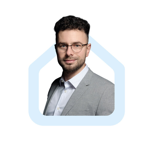 Agent nieruchomości Mateusz Schmidt