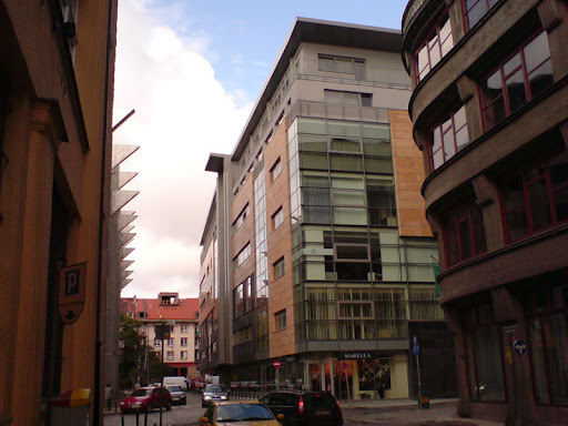 Atrakcyjny Narożny Lokal Z Witryną – Wrocław Rynek