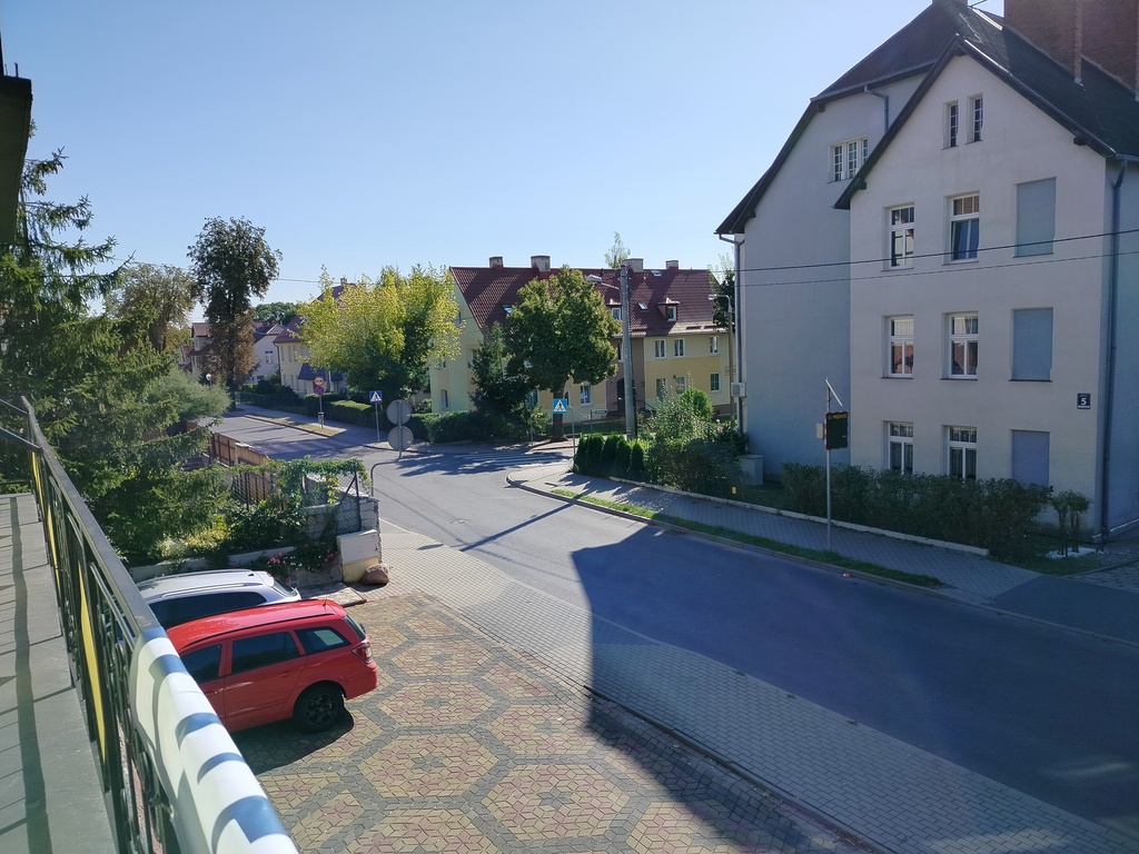 Dom Z Działalnością Handlowo – Usługową.