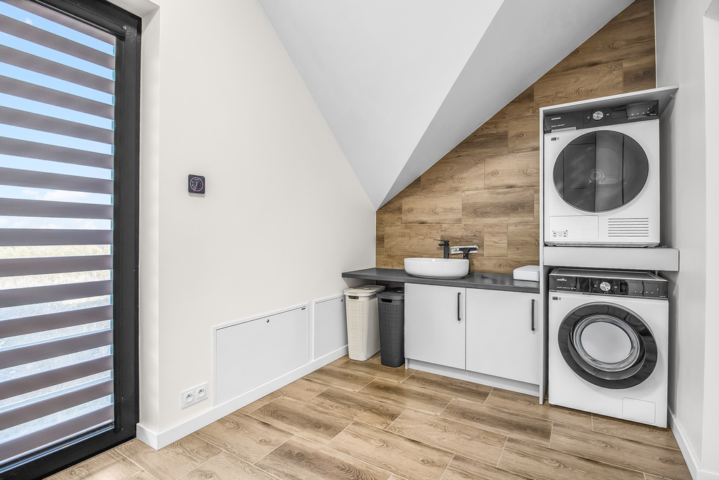 Nowoczesny Dom Z Basenem | Wysoki Standard | Eng