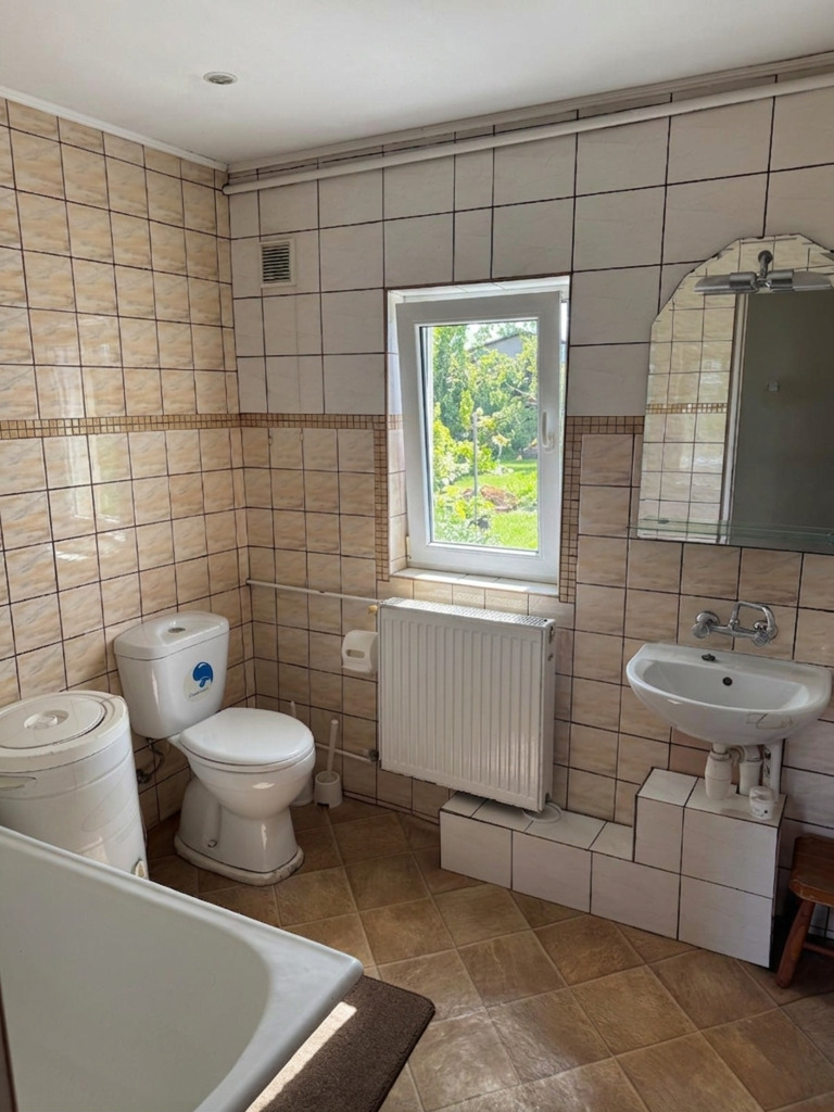 Dom, Sad I Ponad 4000 M² Przestrzeni