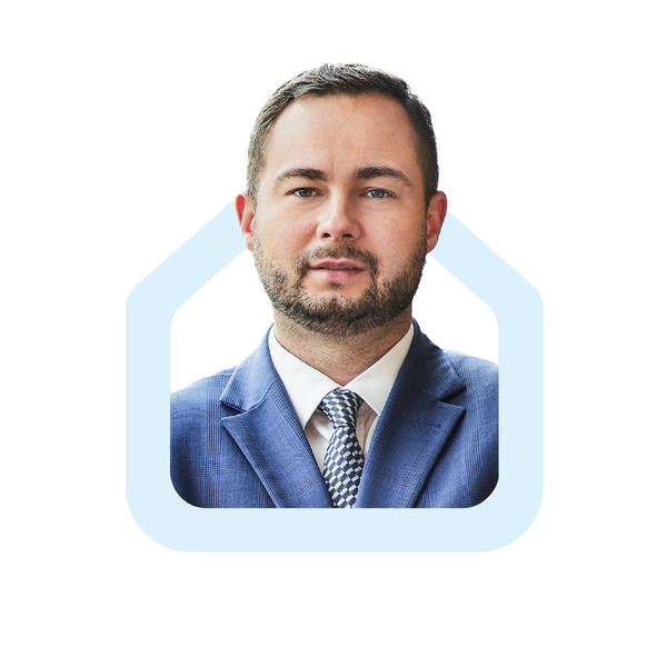 Agent nieruchomości Piotr Więcek