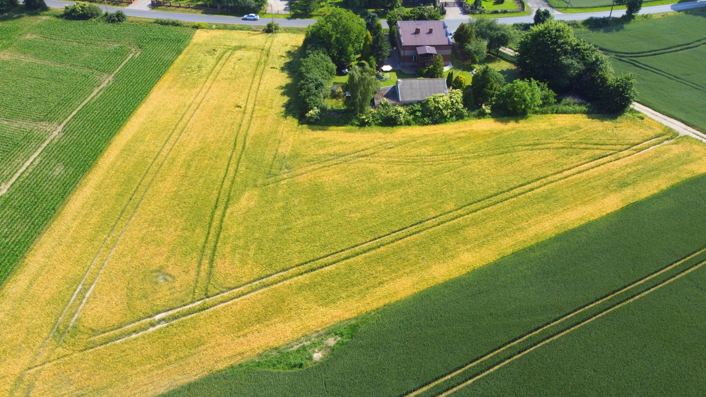łowinek | Dom 188 M² | 7 Pokoi | 2500 M² | Garaże
