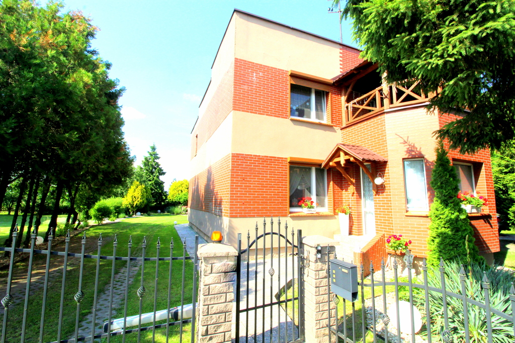łowinek | Dom 188 M² | 7 Pokoi | 2500 M² | Garaże