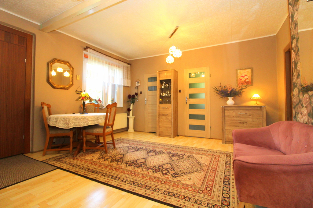 łowinek | Dom 188 M² | 7 Pokoi | 2500 M² | Garaże