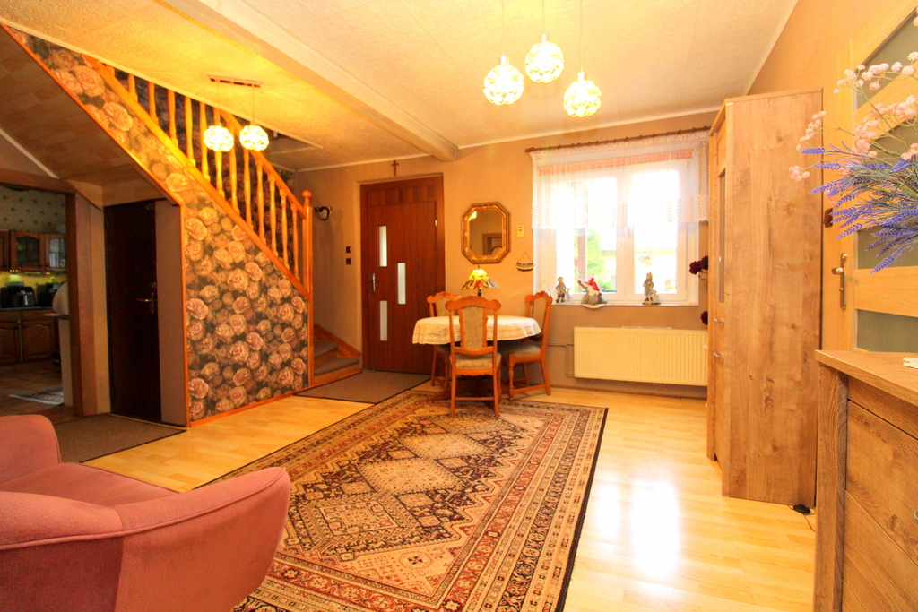 łowinek | Dom 188 M² | 7 Pokoi | 2500 M² | Garaże